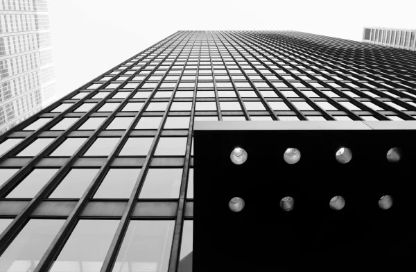 Architecture photography of the Seagram Building in New York, focusing on Mies van der Rohe’s façade, by Plem Visual Tales